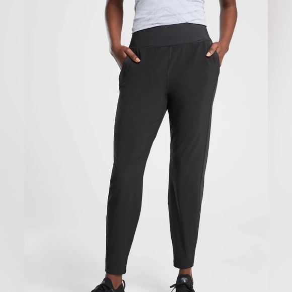 Athleta Pants - Athleta Run With it Pant in black women’s size large